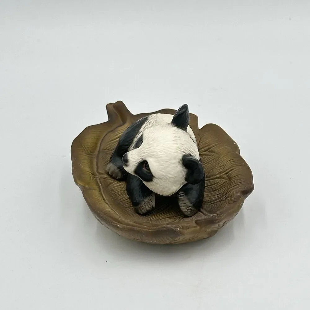 Vintage 1980s Global Art Harvey Knox Kingdom Figurine PANDA on Leaf E172A85
